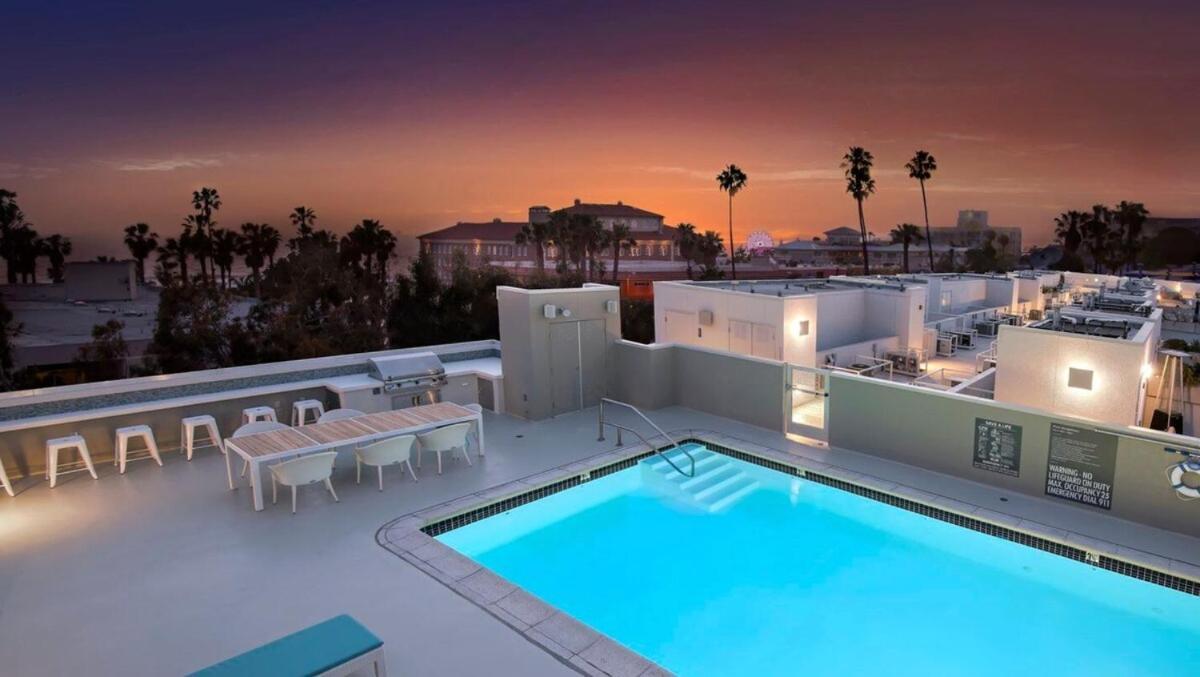 The Andalusite - Oceanfront Steps From The