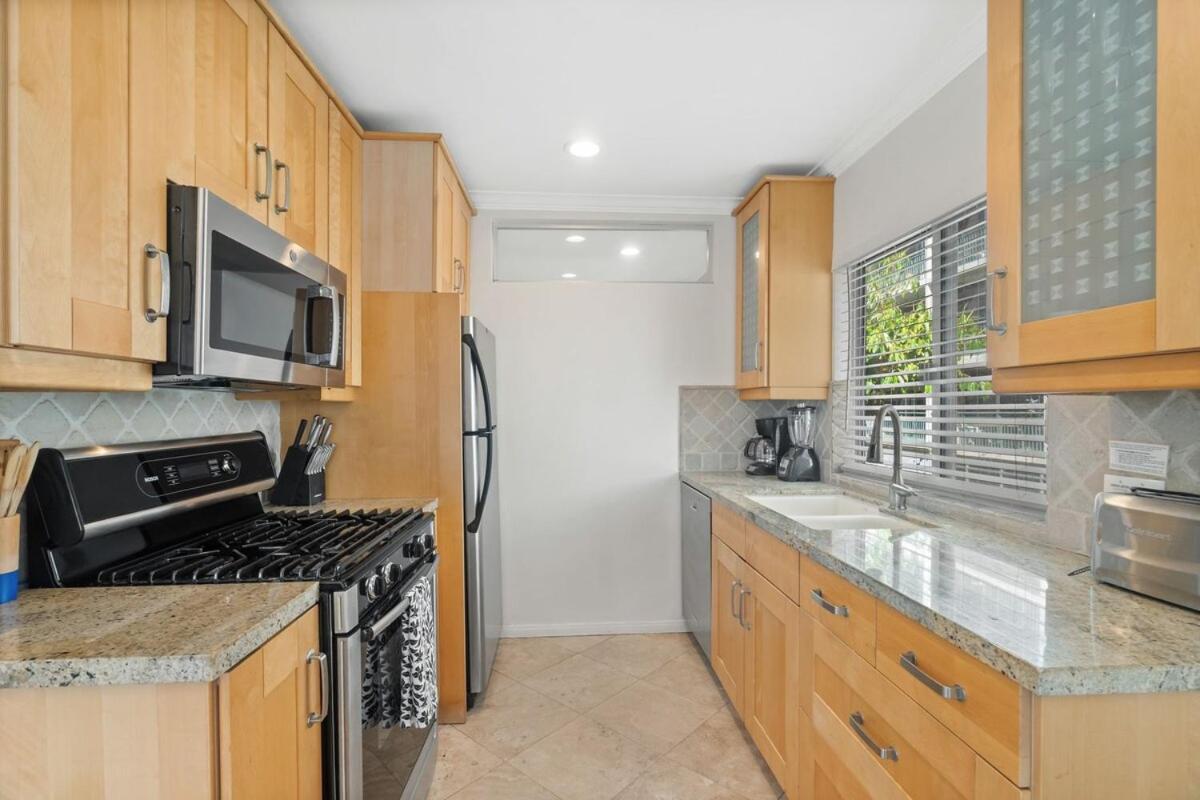 Apartamento The Andalusite - Oceanfront Steps From The *
